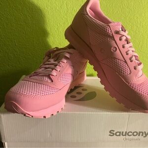 Saucony Women's Vibrant Pink Sneakers